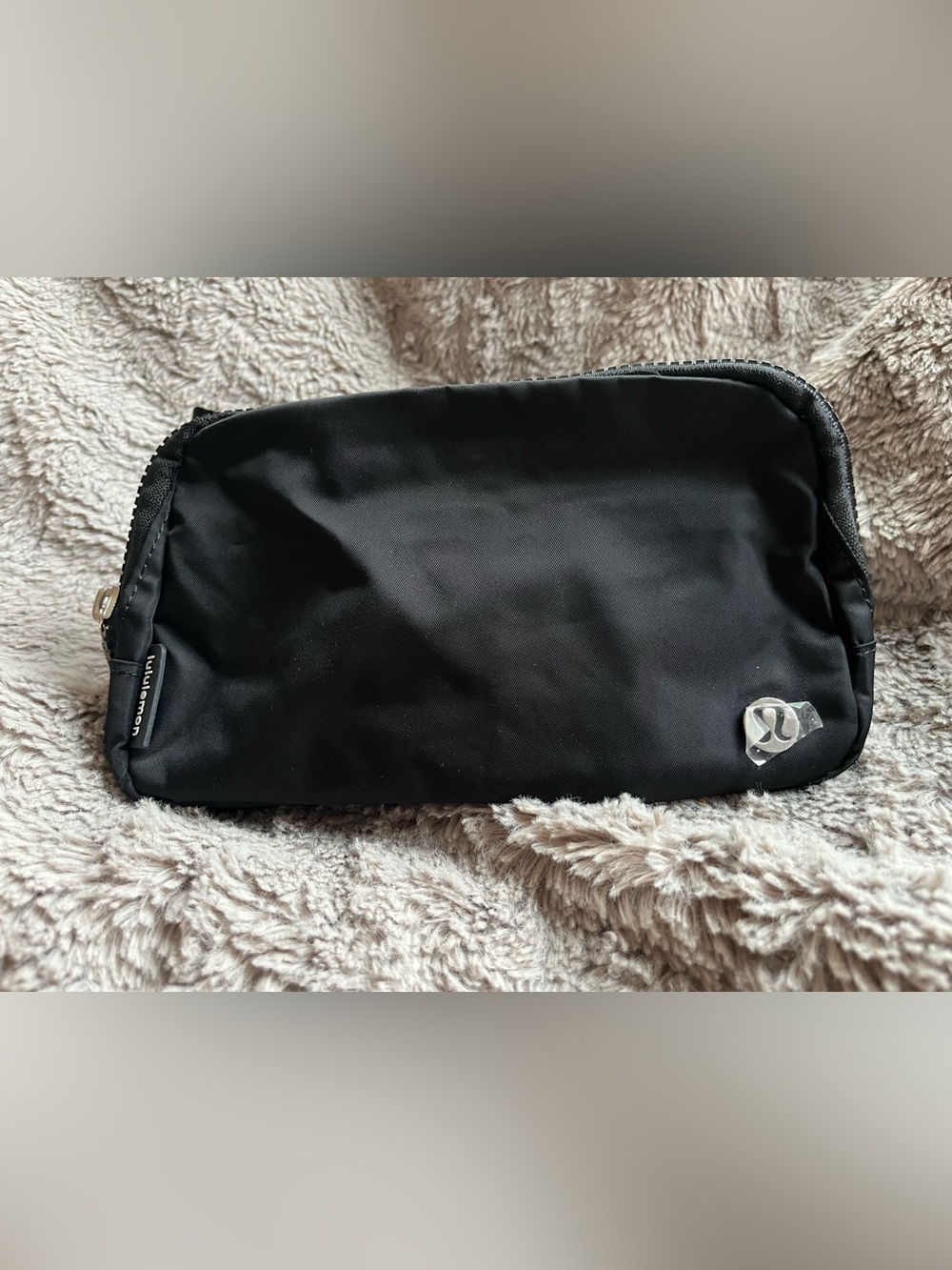 Lululemon Everywhere Belt Bag